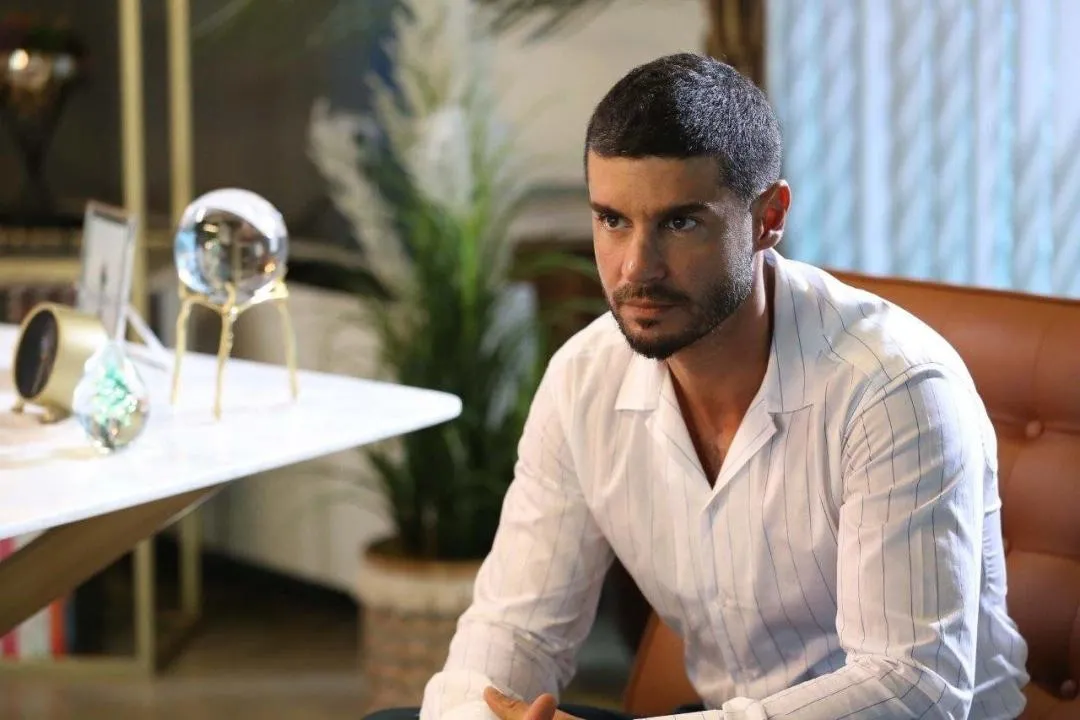 مسلسل القليل من الضوء - الحلقة 1